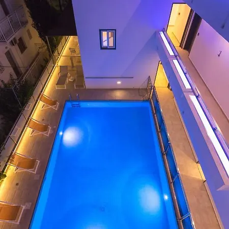 Christa * העיירה קוס